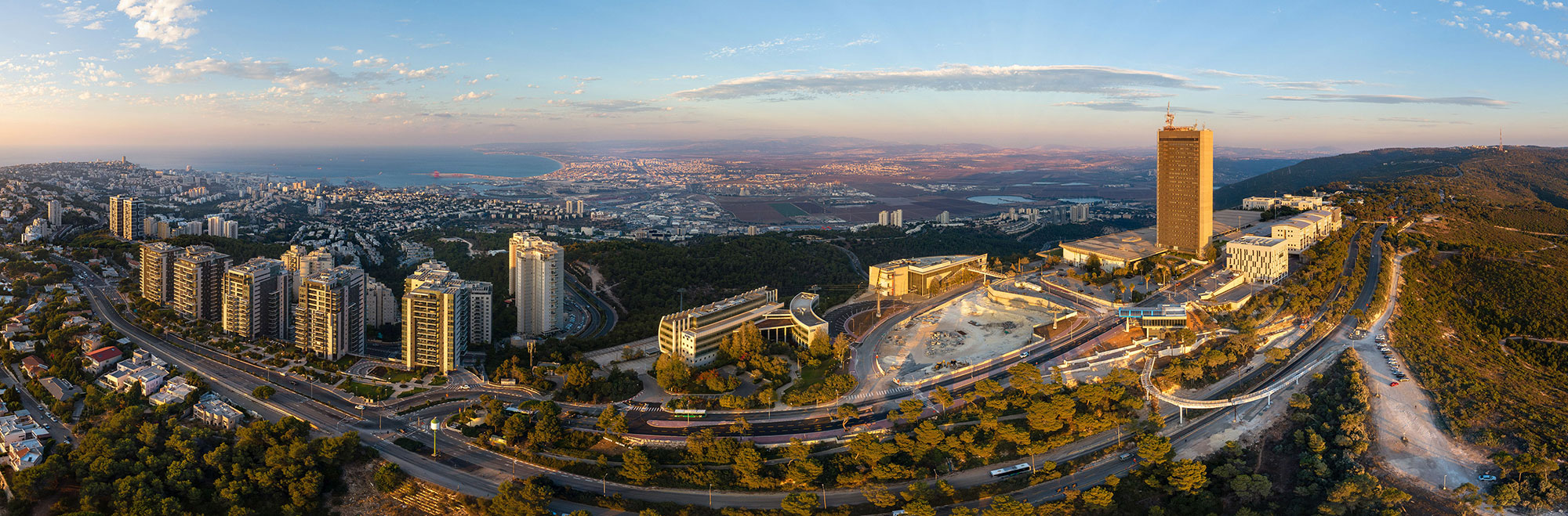 תמונת אוניברסיטה גדולה