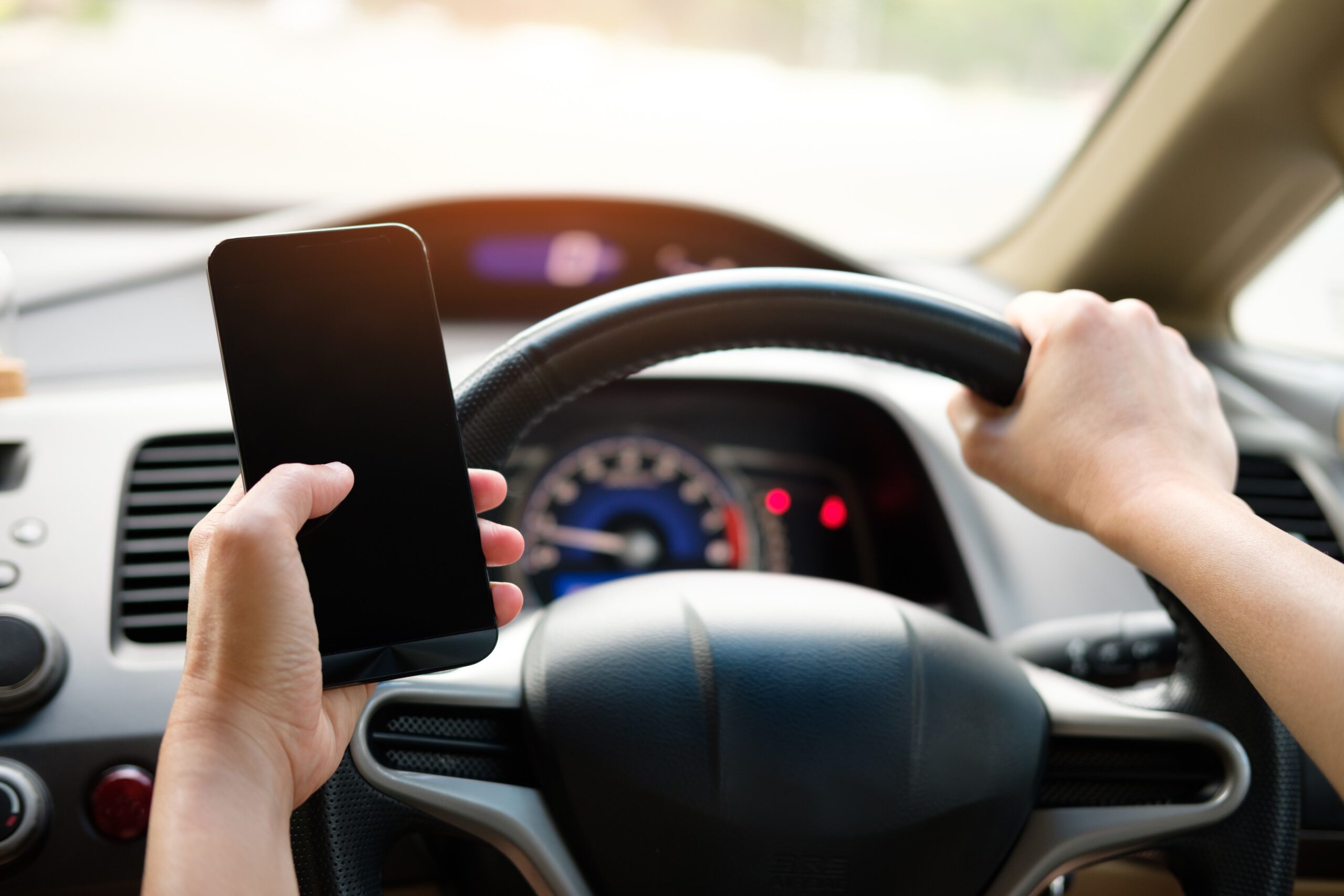 Read more about the article 60% מהשימוש בטלפון החכם בזמן נהיגה בקרב נהגים צעירים נעשה במהירות נמוכה מ 20 קמ"ש