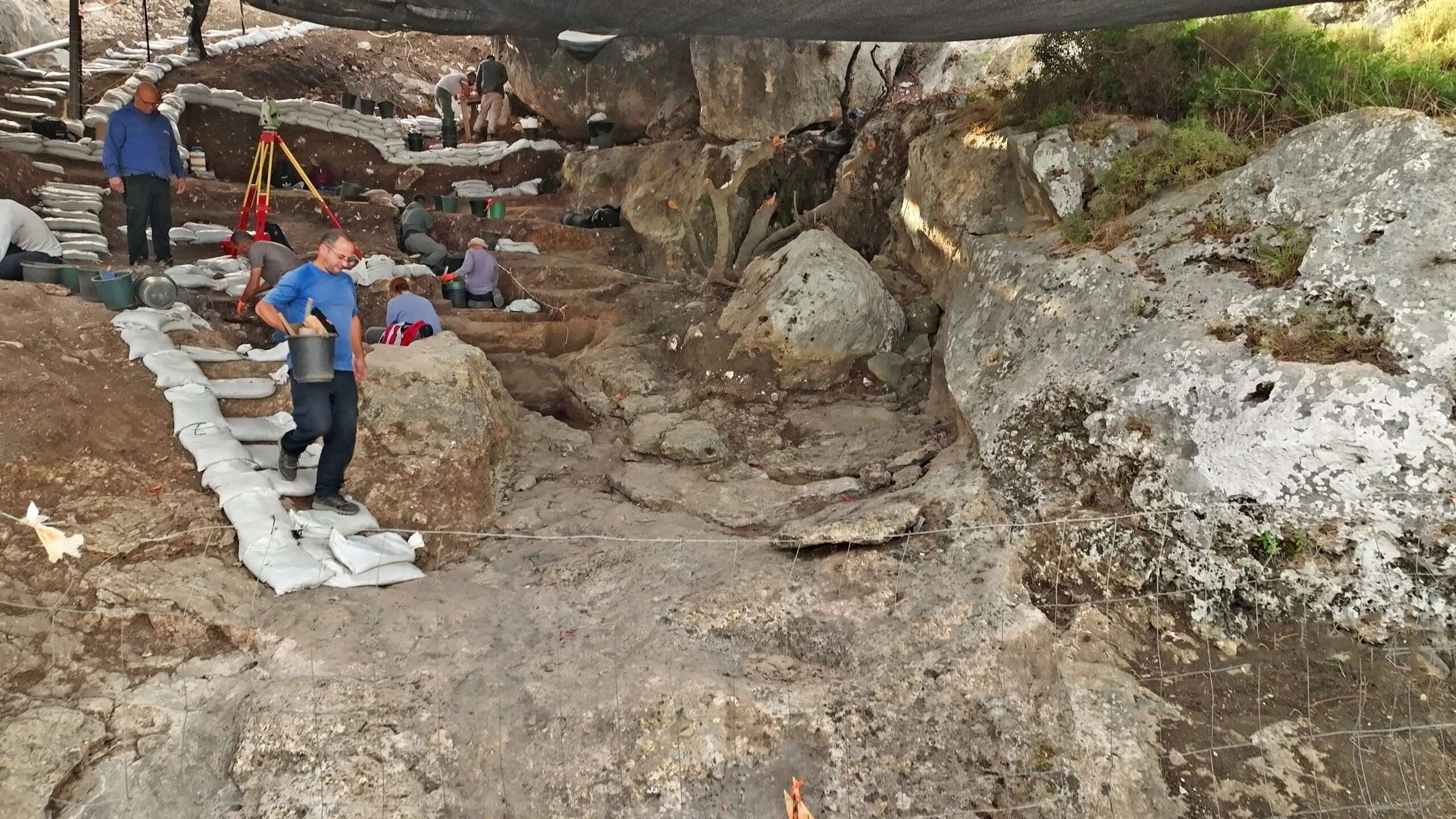Read more about the article מערה פרהיסטורית נדירה מלפני כ-300 אלף שנה נחשפה בפוריידיס